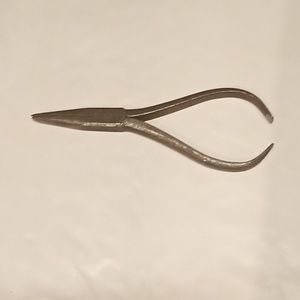 Vintage 4.5 " Needle Nose Pliers Round Easy Grip Handle